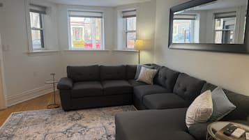 Smart TV, computer monitors