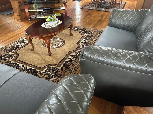 A sweetheart home
3-bedroom vacation home, 6 minutes to Rivers Casino & Resort