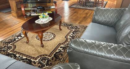 A sweetheart home
3-bedroom vacation home, 6 minutes to Rivers Casino & Resort