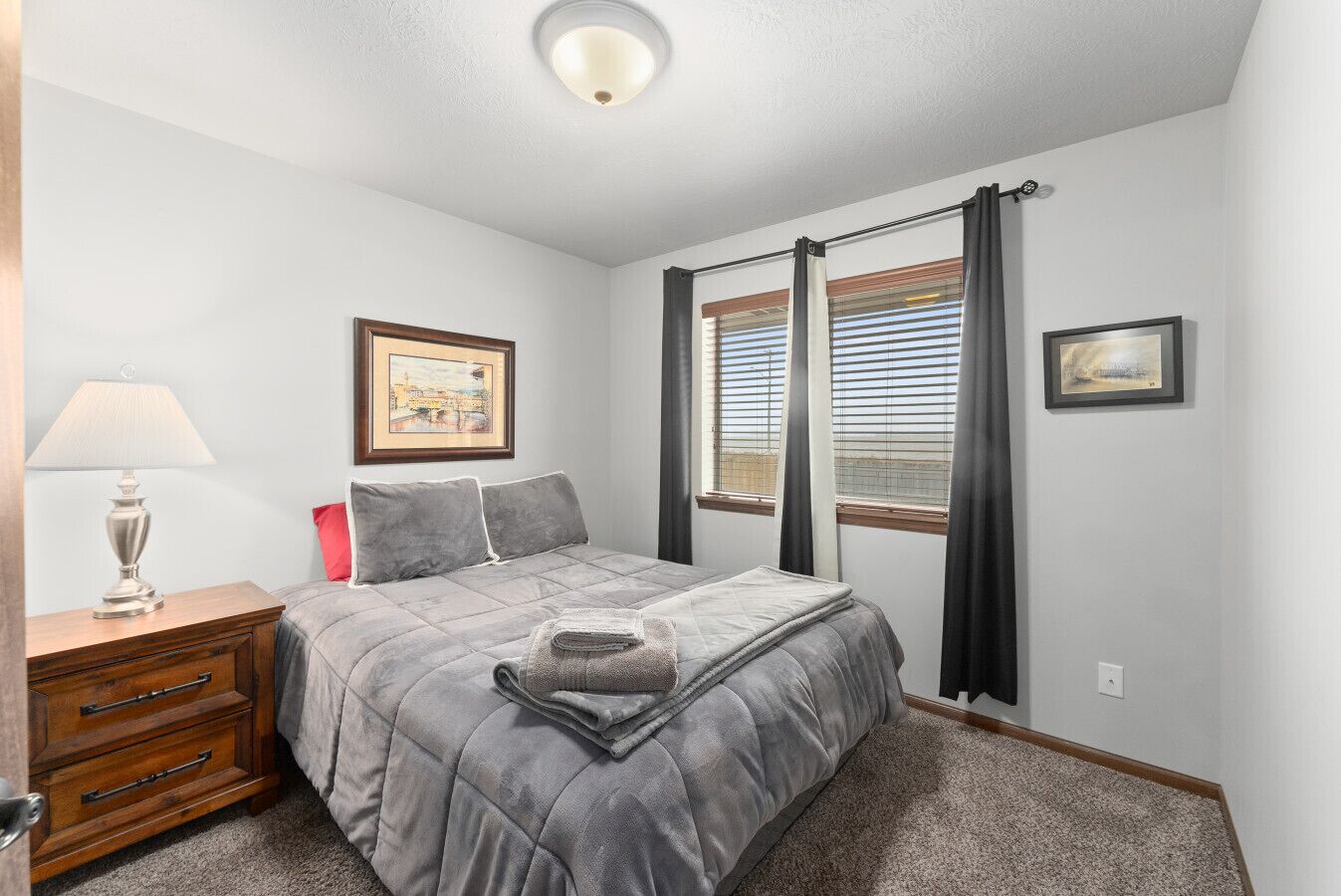 4 habitaciones, tabla de planchar con plancha y wifi gratis 