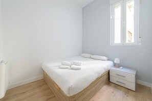 1 bedroom, iron/ironing board, Internet, bed sheets