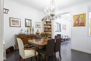 Dining - GuestReady – Your stylish escape in Madrid (Madrid)