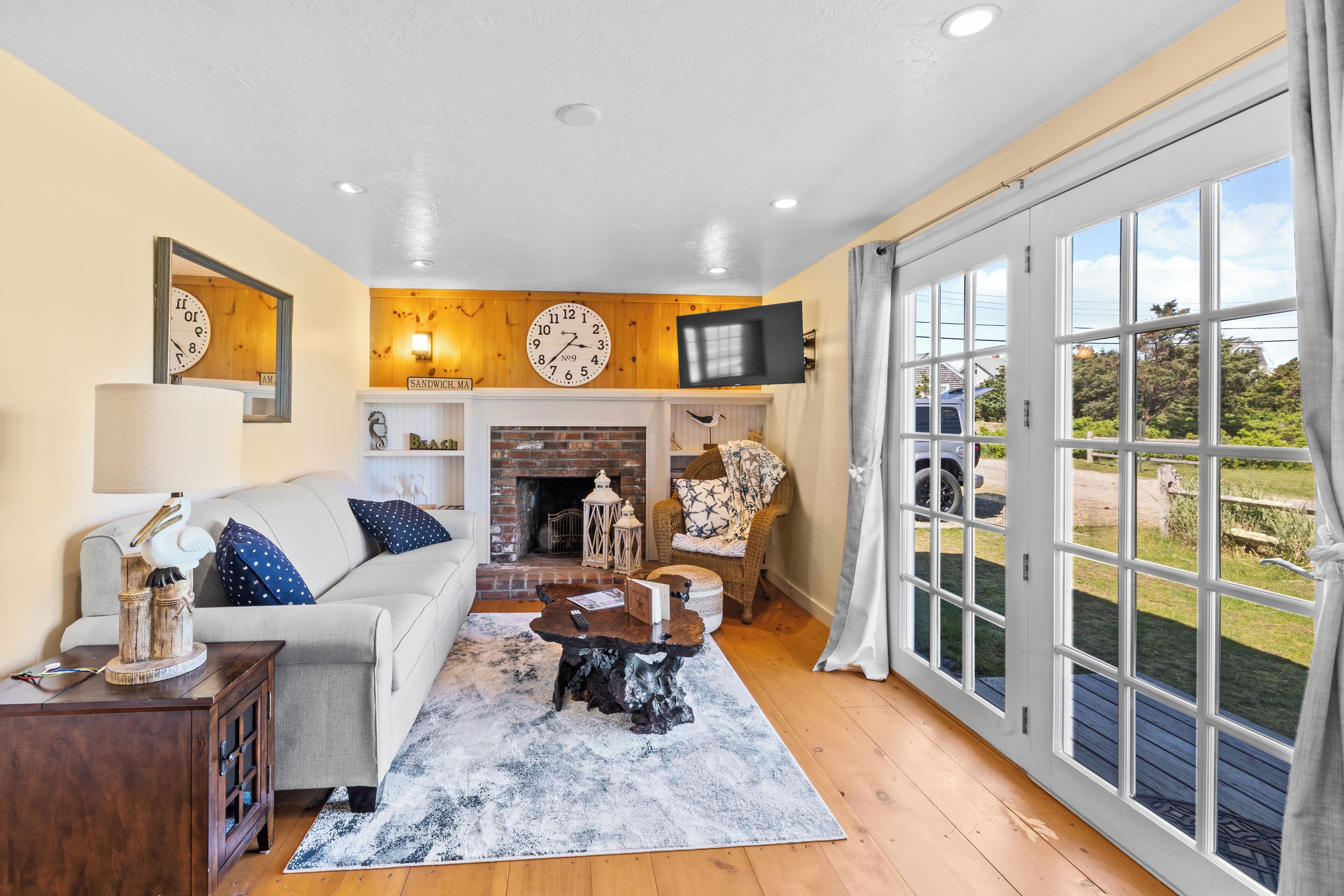Seaside Cottage with Private Beach Access Pet Friendly!