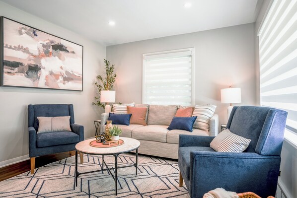 Smart TV - Cottage near Mt. Mary College (Milwaukee)