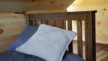 4 bedrooms, free WiFi, bed sheets