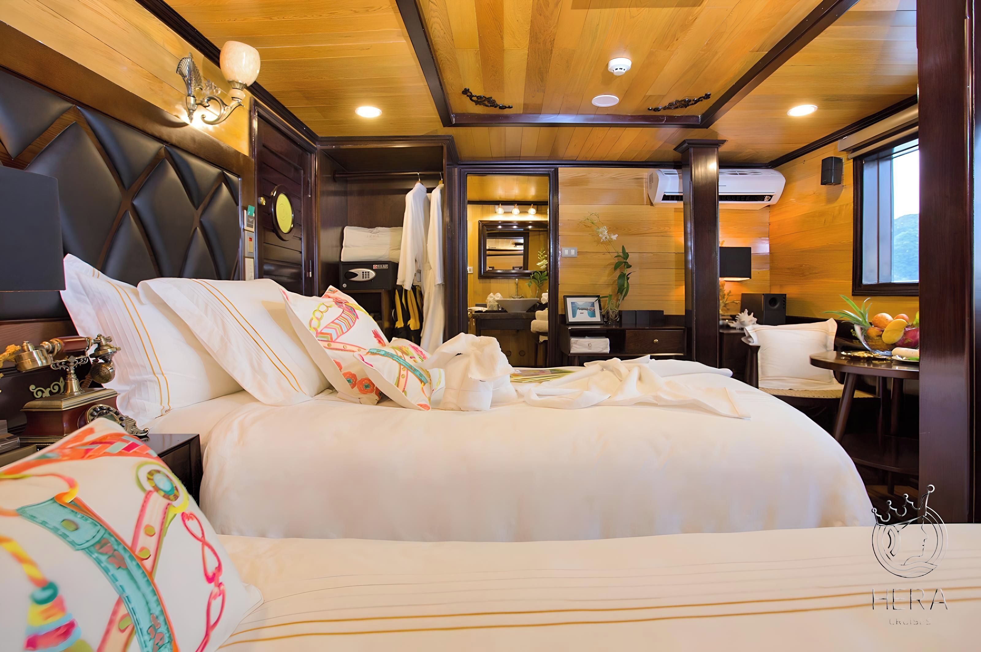 Minibar, décor unique, ameublement unique, bureau