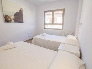 2 bedrooms, iron/ironing board, internet, bed sheets - Lovely beachfront apartment (Puerto de Pollensa)