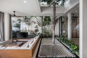 Vila superluxo, 3 quartos, sauna seca, vista para a piscina | Vista para o jardim
