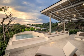 2 piscinas al aire libre