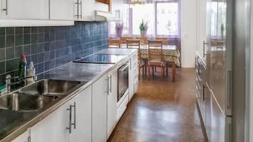 JÀÀkaappi, uuni, liesi