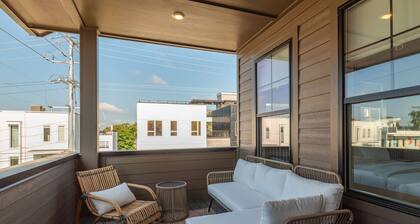 LA ~ Clean Modern Home ~ Premier Corner Unit Near Downtown ~ 8 Beds ~ Free Parking ~ WiFi