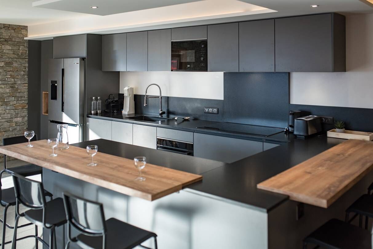 Fridge, oven, dishwasher, toaster