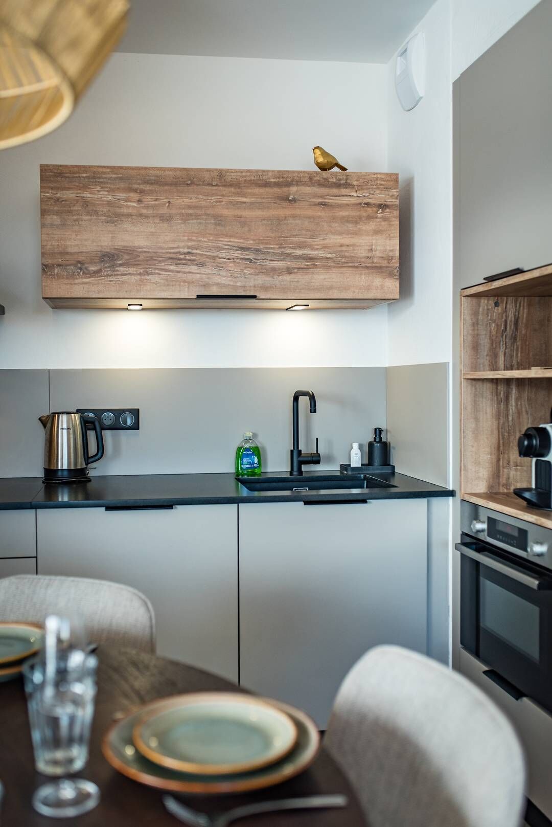 Fridge, oven, dishwasher, toaster