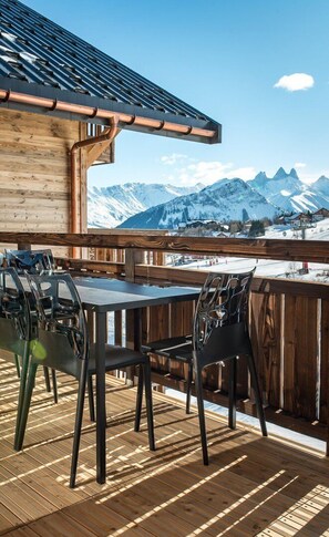 تناول الطعام بالخارج