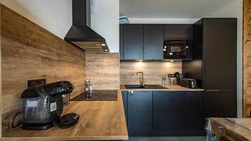 Fridge, oven, dishwasher, toaster