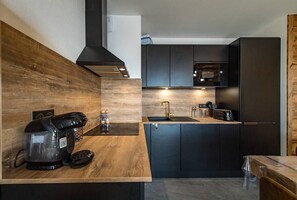 Fridge, oven, dishwasher, toaster