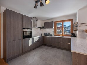Fridge, microwave, oven, dishwasher - Perles de Savoie A306 (CHATEL)