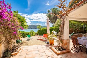 Outdoor dining - Villa Scirocco Ovest - Villa Scirocco Ovest (Capoliveri)