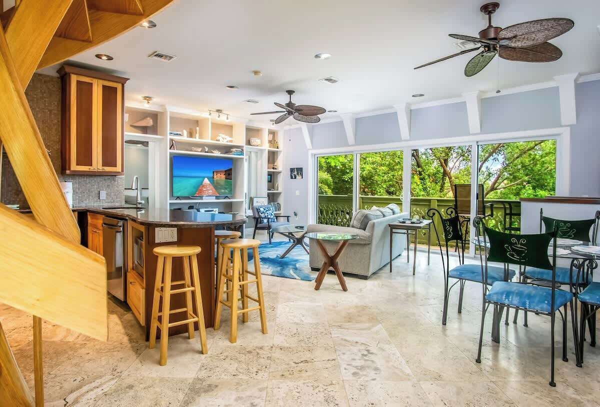 Smart TV, fireplace, offices