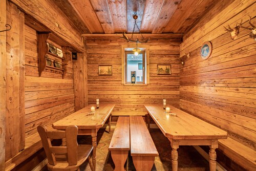 Knödelhof 'Appartement 12/13' with Shared Terrace and Wi-Fi