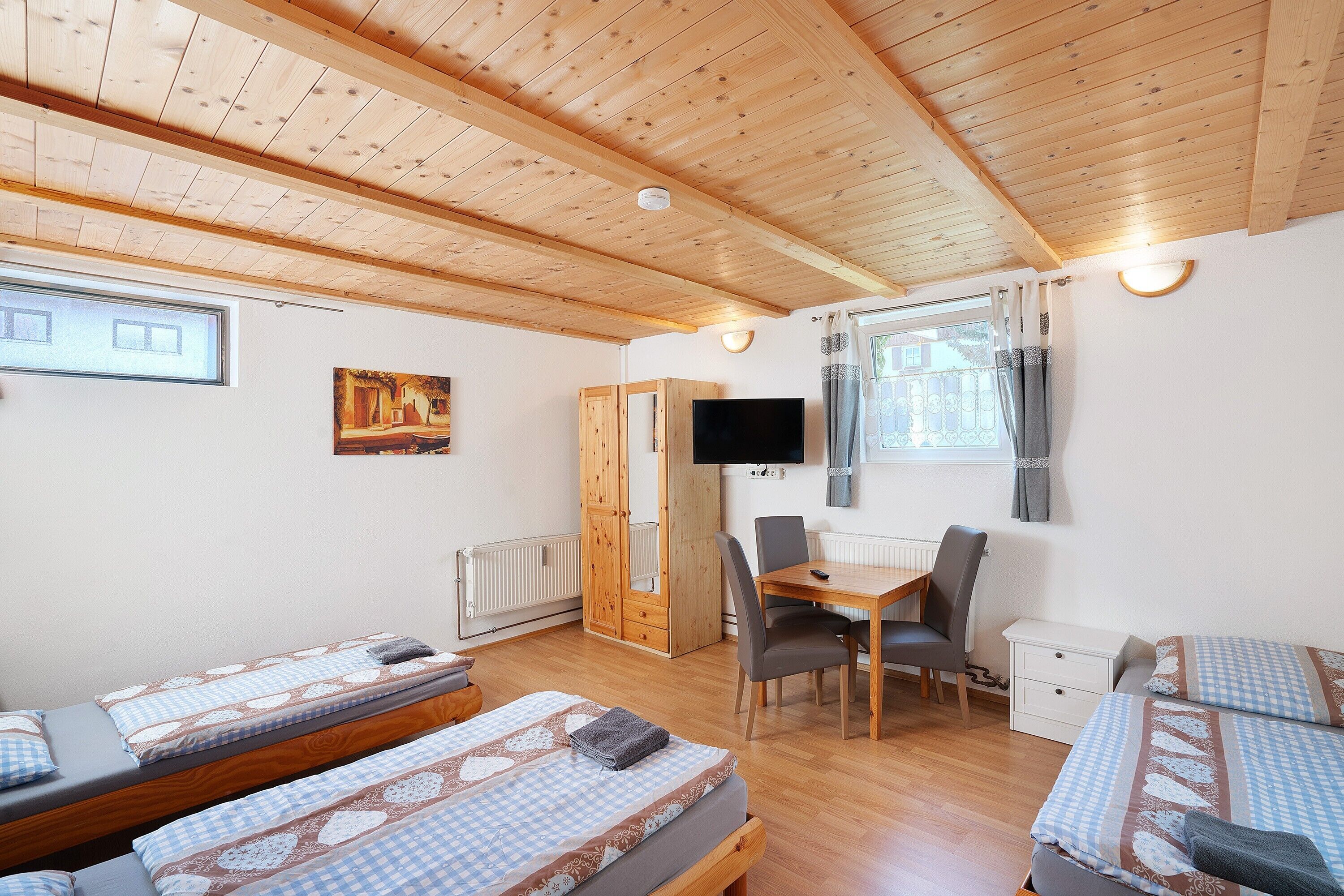 2 habitaciones, wifi gratis y ropa de cama 