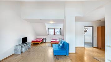 1 bedroom, free WiFi, bed sheets