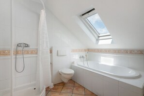 Shower, towels