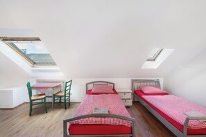 3 bedrooms, free WiFi, bed sheets