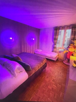 2 chambres, fer et planche à repasser, Wi-Fi, draps fournis