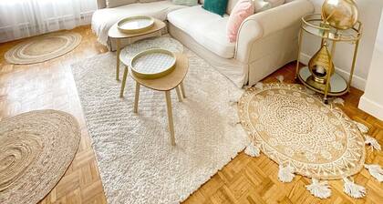 Grand logement familial, proche transport et commerce, 7 min Paris, parking free