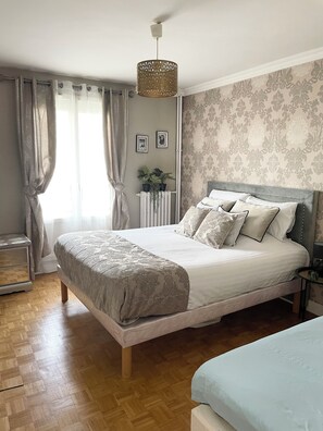 2 chambres, fer et planche à repasser, Wi-Fi, draps fournis