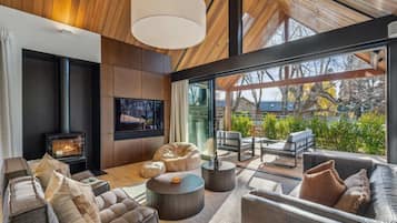 TV, fireplace, stereo, offices
