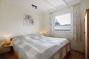 2 makuuhuonetta, silitysrauta/-lauta, ilmainen Wi-Fi, vuodevaatteet