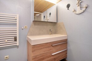 Douche, serviettes fournies