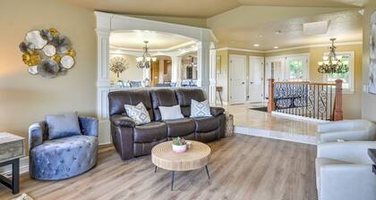 Portland Area Group Getaway: Hot Tub & Views!