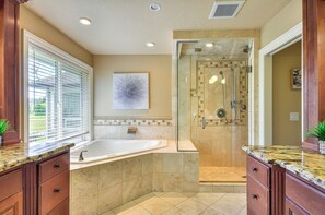 Hair dryer, towels - Portland Area Group Getaway: Hot Tub & Views! (North Plains)