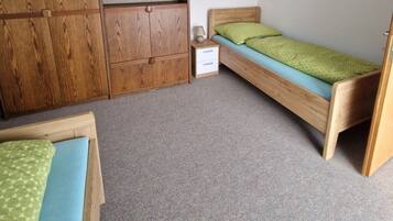 2 habitaciones, wifi gratis y ropa de cama