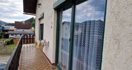 Appartement "Haus Rose" avec vue sur les montagnes, jardin partagé et Wi-Fi