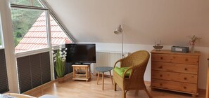 TV - Apartment 'Fewo Meerzeit' with Balcony and Wi-Fi (Prerow)