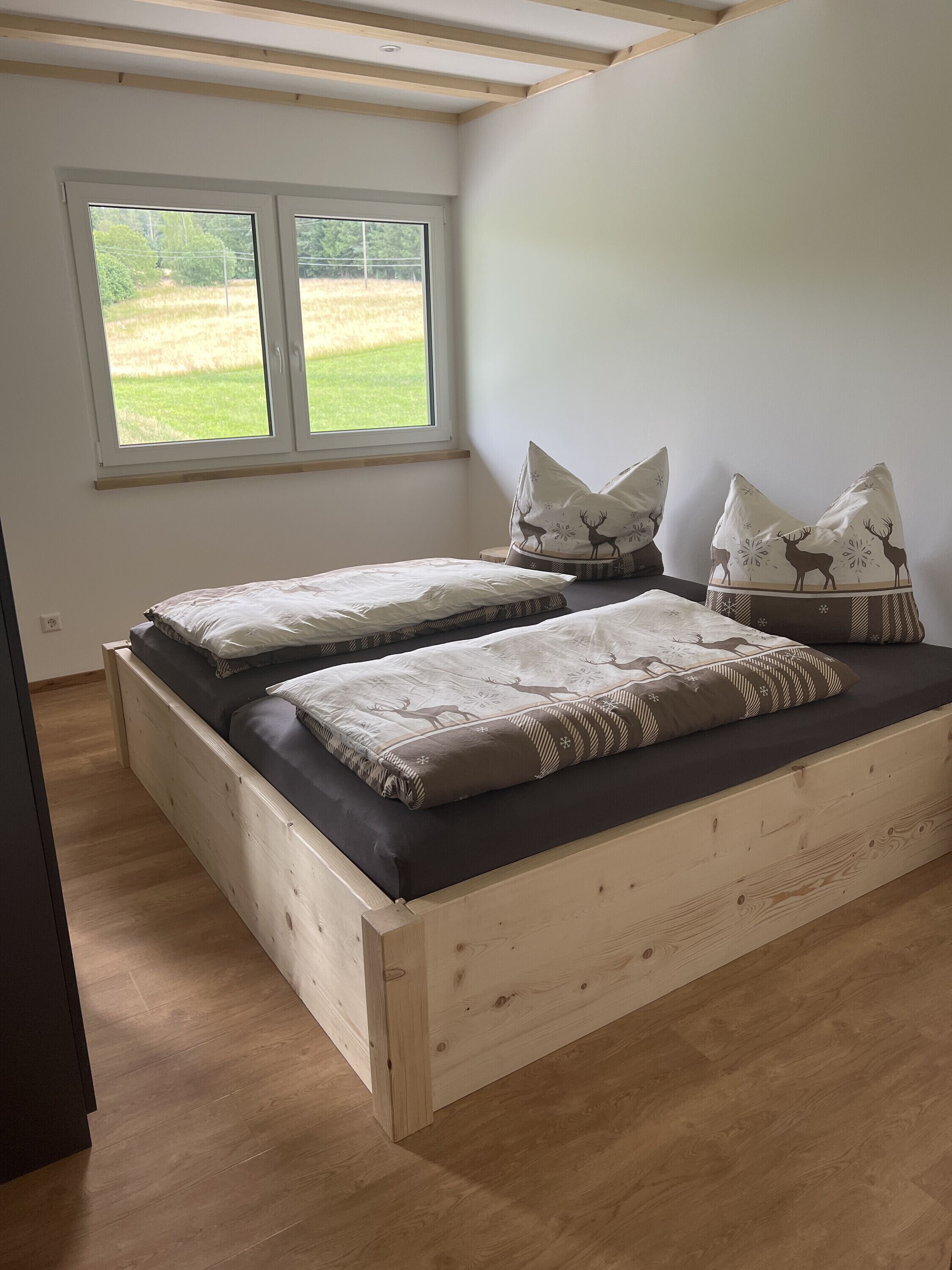 6 makuuhuonetta, ilmainen Wi-Fi, vuodevaatteet, pääsy pyörätuolilla