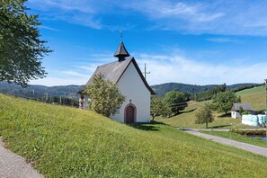 Exterior - Apartment 'Kapellen Blick' with Mountain View, Shared Terrace and Wi-Fi (Triberg im Schwarzwald)