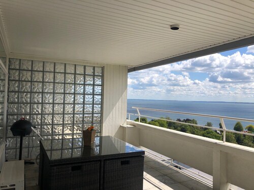 Ferienwohnung 'Wellness Penthouse Meerblick' mit Meerblick, Gemeinschaftsgarten und WLAN