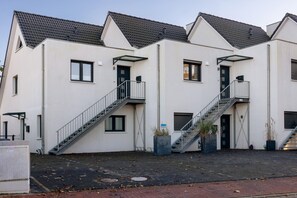 Exterior - Apartment 'Ferienwohnung Wiesen' with Balcony and Wi-Fi (Grömitz)