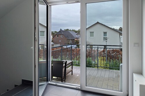 Ferienwohnung 'Modernes Appartement 100m2' mit Gemeinschaftsgarten, Balkon und WLAN