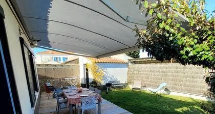 House in a quiet cul-de-sac, within walking or cycling distance of shops and beach.