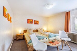 6 bedrooms, iron/ironing board, free WiFi, bed sheets - Holiday Home 'Biedermann' with Terrace, Balcony Wi-Fi and Meine Card plus Gästekarte (Willingen (Upland))