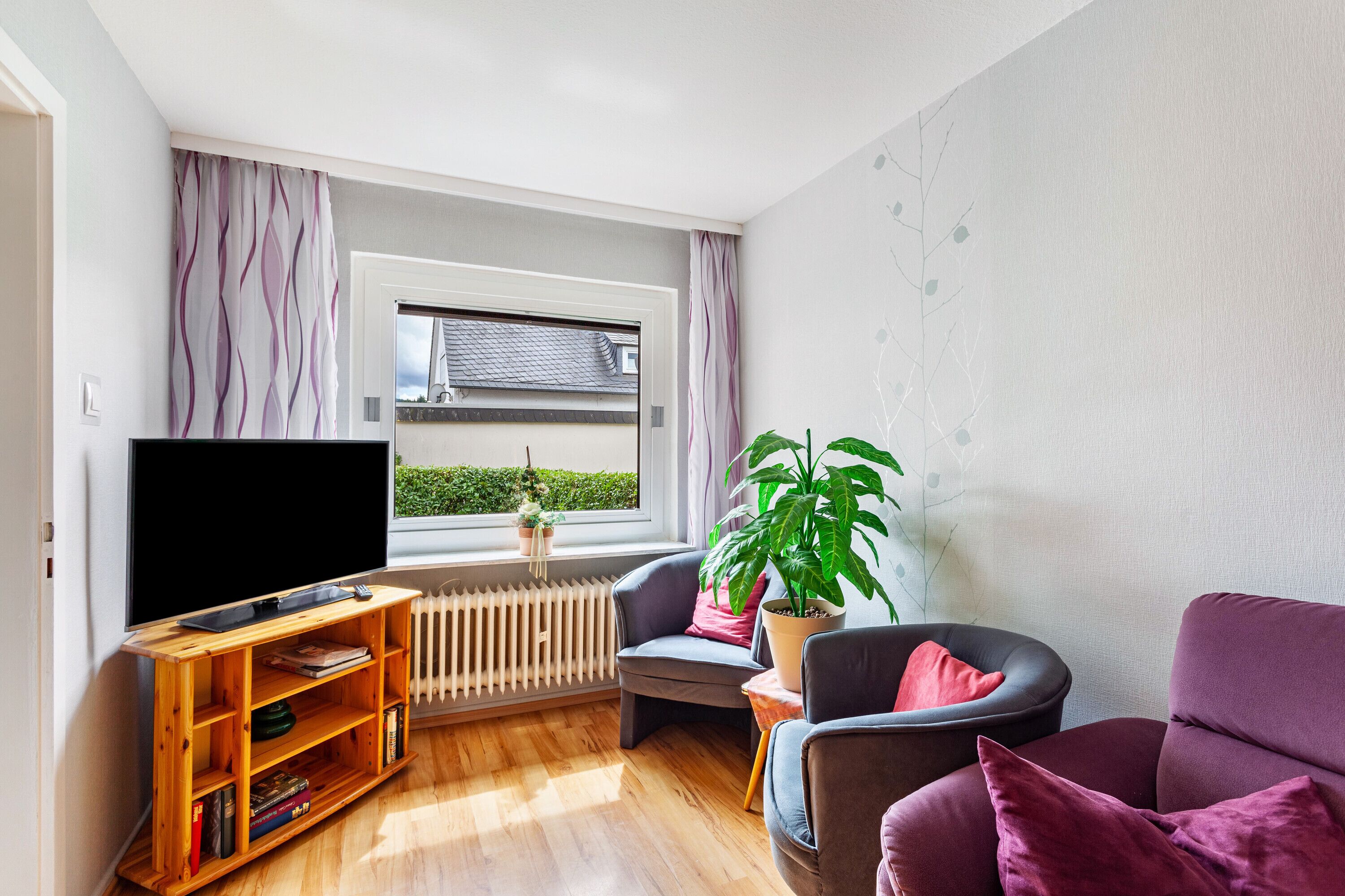 Fernseher, Kamin, Stereoanlage