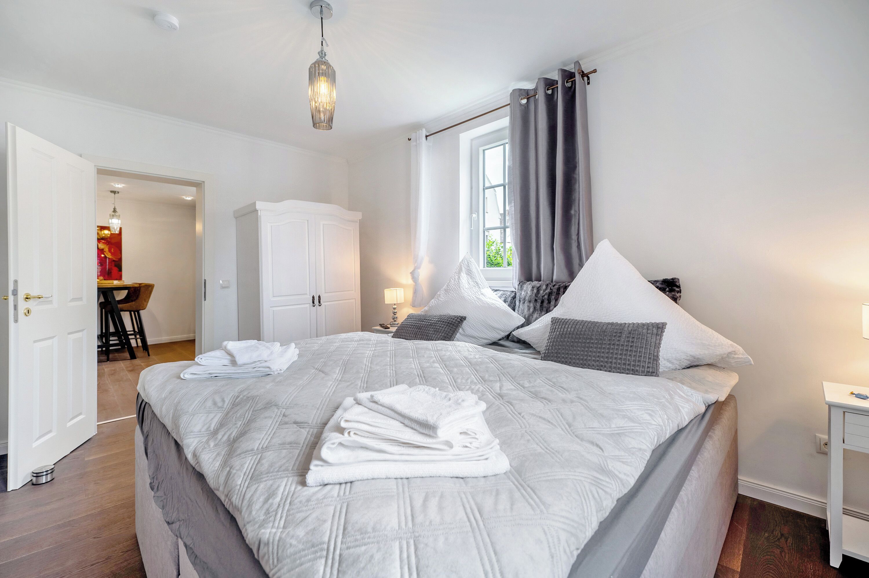 4 bedrooms, iron/ironing board, free WiFi, bed sheets