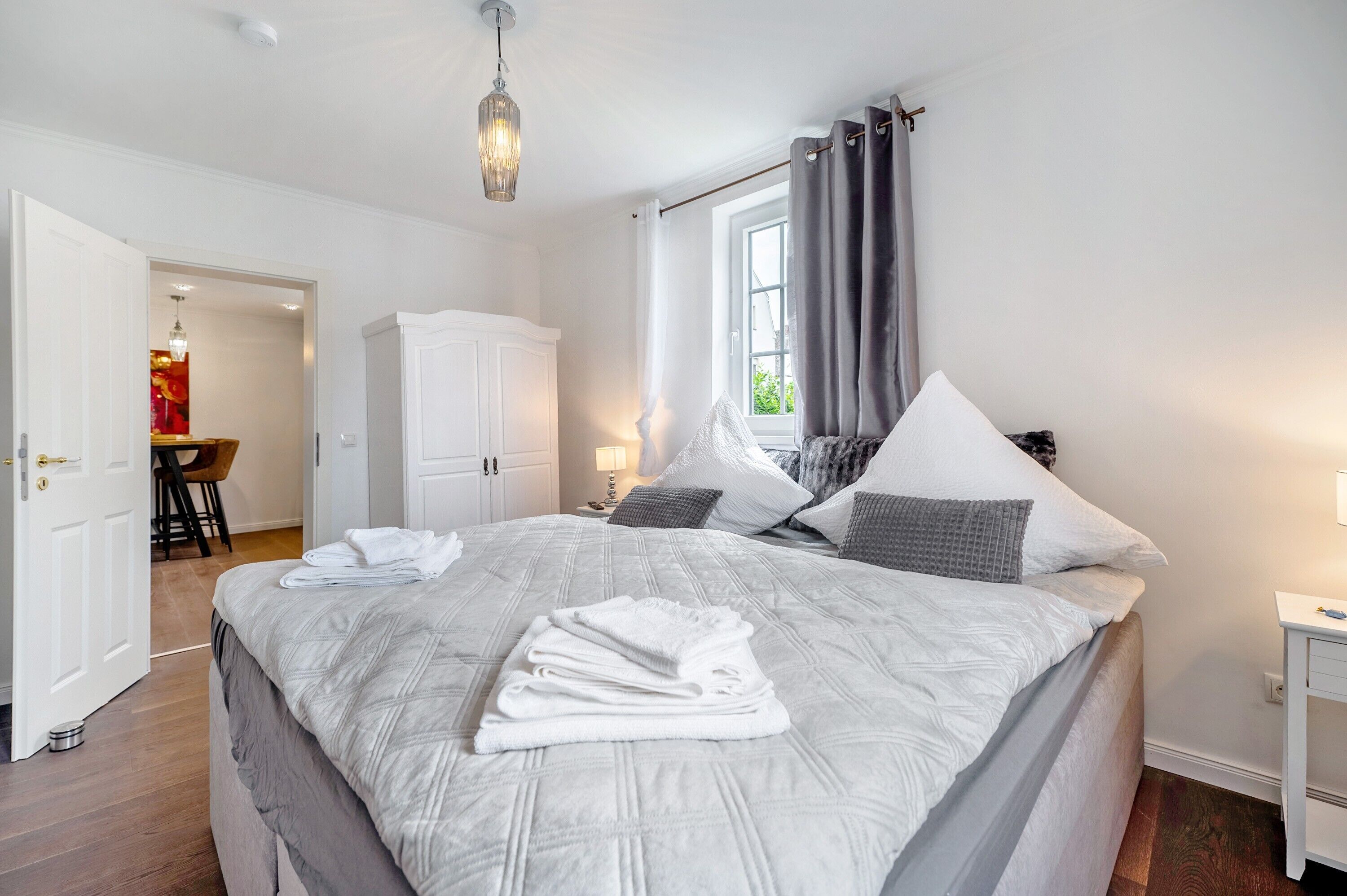 4 bedrooms, iron/ironing board, free WiFi, bed sheets