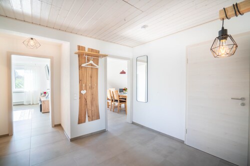 Apartment 'Ferienwohnung Weitblick' with Mountain View, Balcony and Wi-Fi